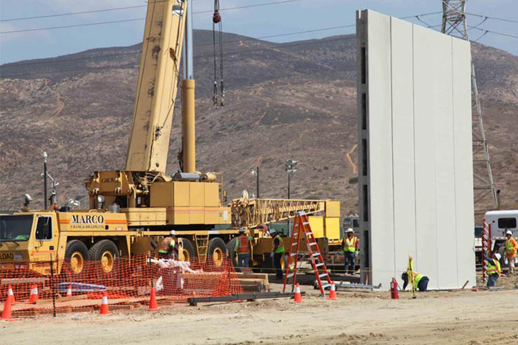 Prototipos Del Muro De Trump Comienzan A Ser Construidos En La Frontera