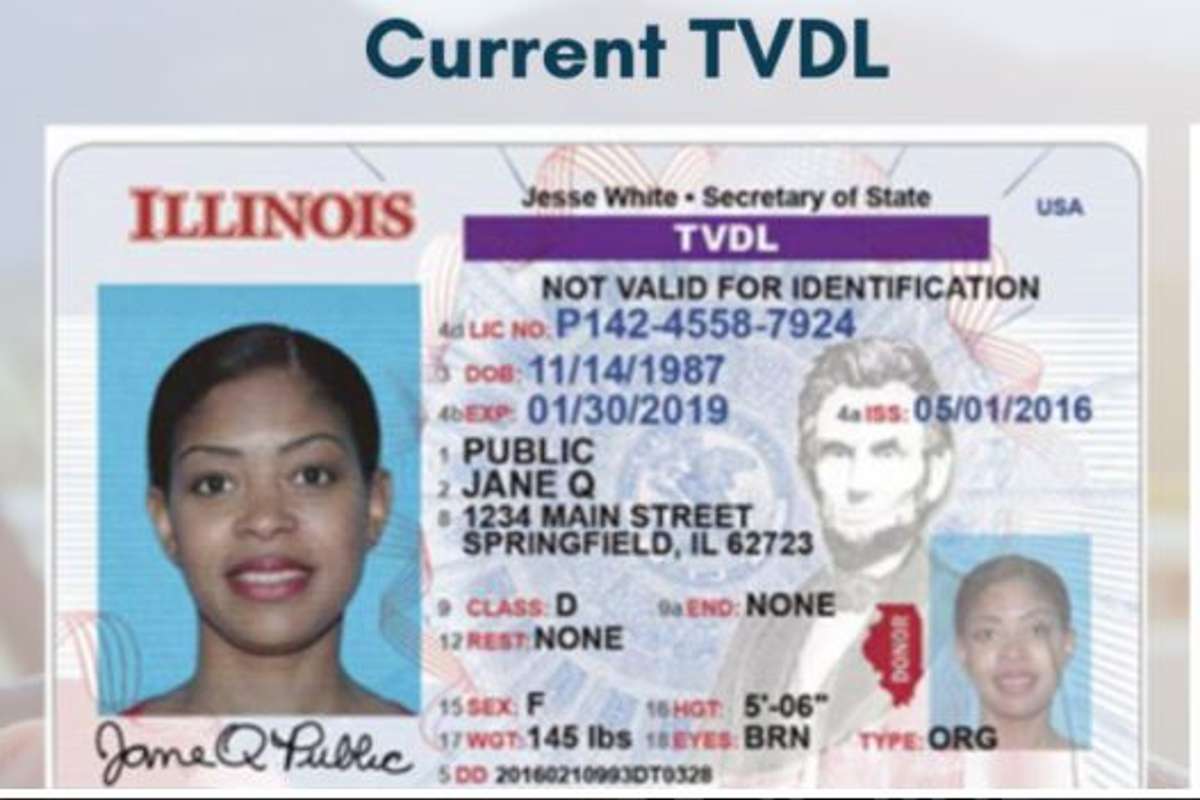 Illinois aprueba ley que mejora su licencia de conducir para migrantes