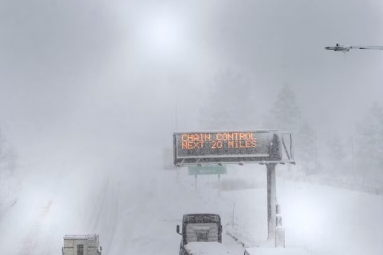 Potente Tormenta En California Y Nevada Afecta Carreteras