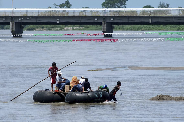 Suchiate: el río de esperanza para miles de migrantes y refugiados de Centroamérica