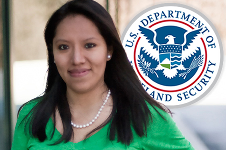 Juez ordena devolver los beneficios de DACA a joven mexicana amenazada con ser deportada