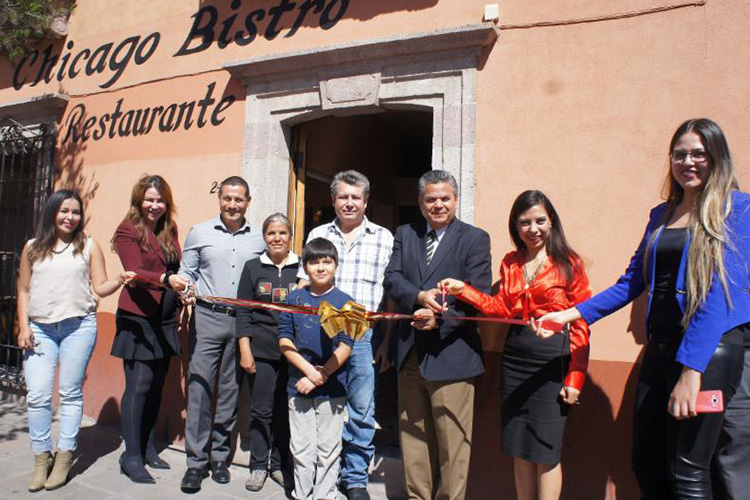 Familia repatriada abre restaurante en Zacatecas
