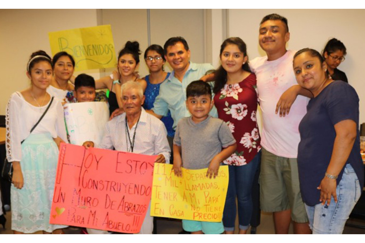 Familias morelenses se reencuentran en EU gracias al programa ‘Corazón de Plata’