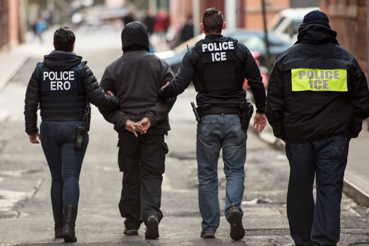 “Para ICE ya no existen prioridades... detienen a quien se encuentren”: Emilio Amaya