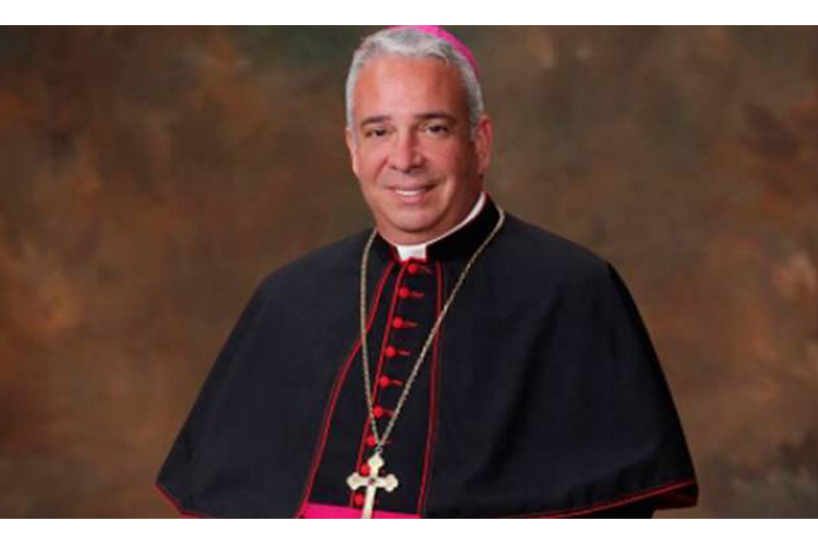 El primer Obispo de origen hispano en Ohio llama a que la Iglesia asesore a migrantes en lo social y legal