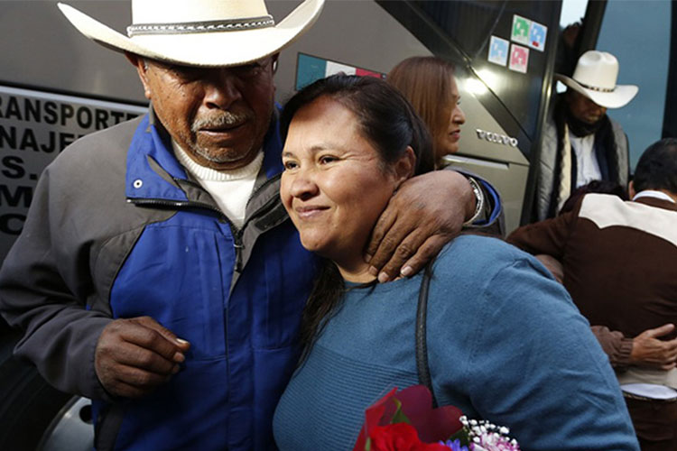 Paisanos zacatecanos esperan con ansias a sus padres