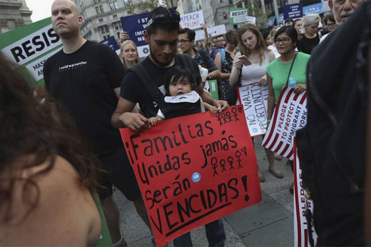 Hijos de dreamers quedarían solos si sus padres son deportados