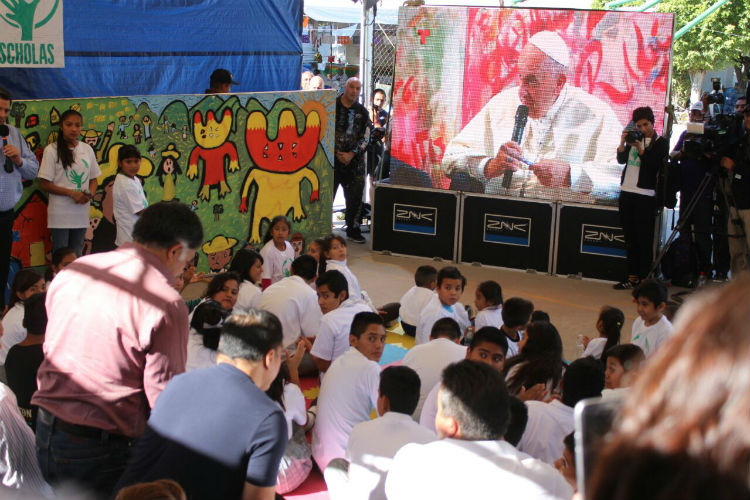 El Papa Francisco dirigió unas palabras de aliento a niños tras los desastres naturales del pasado 19 de septiembre que dejaron a cientos sin hogar.