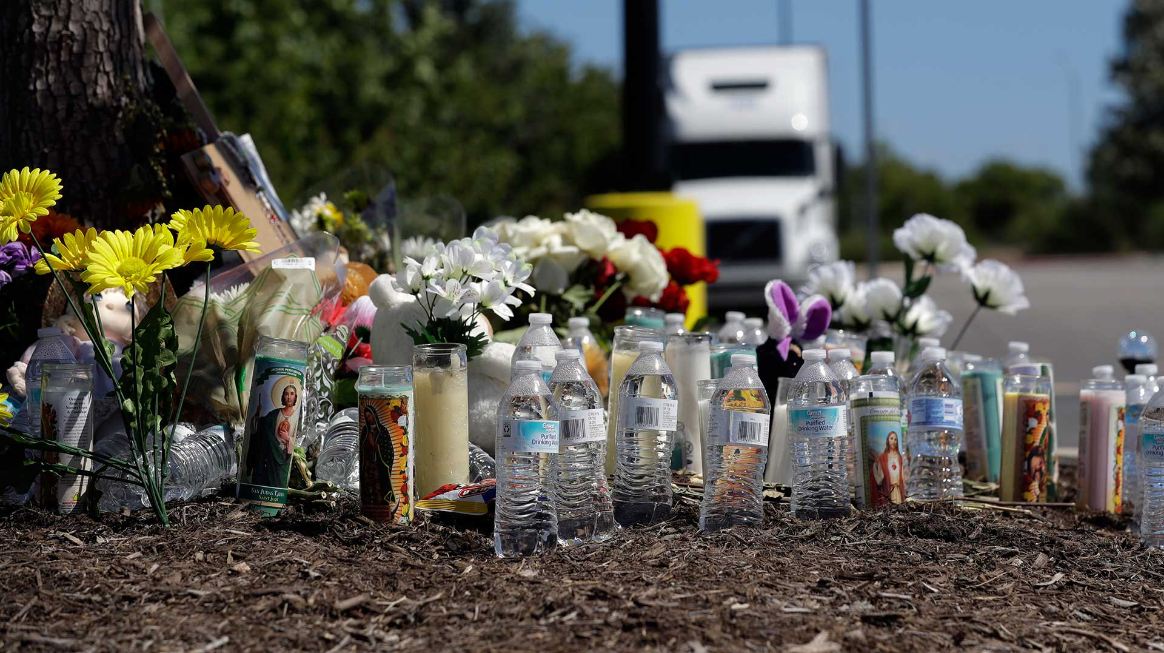 El chofer del camión donde se encontraban docenas de inmigrantes, de los cuales 10 fallecieron, se declaró culpable por tráfico de personas. | Foto: AP