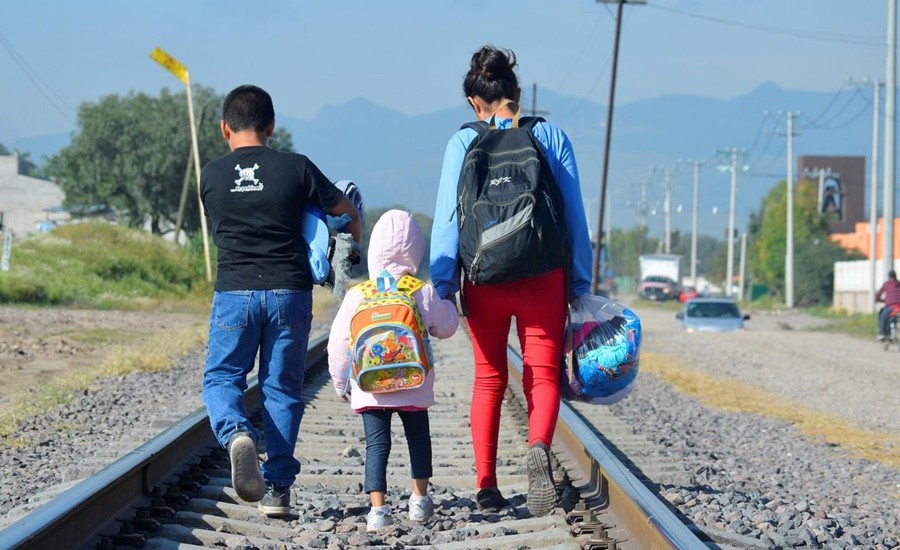 Los niños tienen dos caminos: regresar a casa o pedir asilo