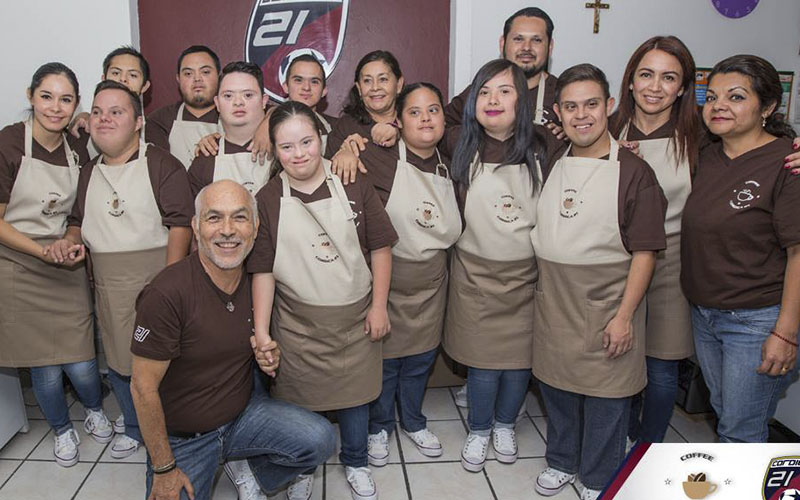 Abren en Jalisco primer cafetería atendida por jóvenes con síndrome de Down