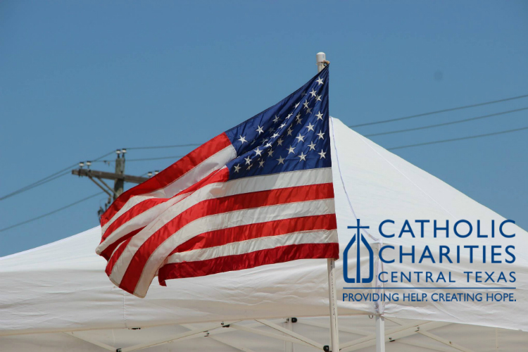 La organización Catholic Charities of Central Texas ofrece diversos servicios legales de inmigración como representación legal de alta calidad a bajo costo.