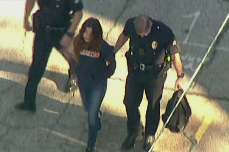 La Policía de Los Ángeles informó que detuvo a una estudiante como sospechosa del ataque que dejó a cinco heridos en la Salvador Castro Middle Schoo.
