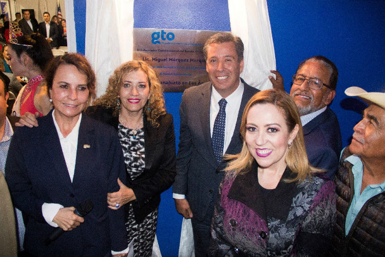Con el objetivo de generar más espacios para los migrantes, autoridades guanajuaenses inauguraron este sábado una nueva oficina de Tu Casa Guanajuato en Los Ángeles, California.