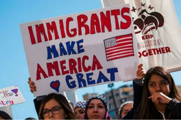 Miles de manifestantes salieron este día a las calles en varias ciudades de todo Estados Unidos, estas voces coincidieron en lanzar una crítica al presidente Donald Trump y una solución al problema migratorio.