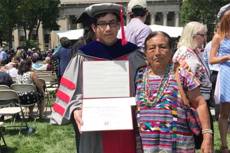 Ricardo Pedro Pablo hizo historia al ser el primer indígena zapoteco en conseguir un doctorado en el Instituto Tecnológico de Massachusetts