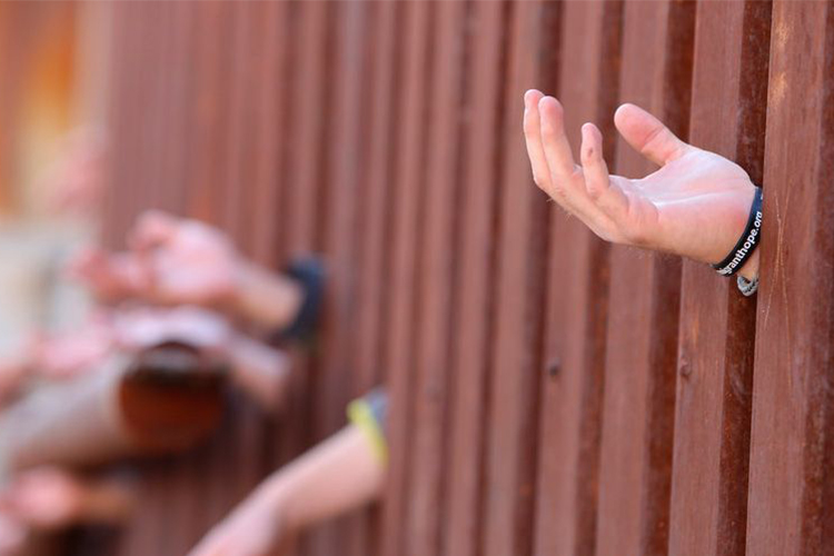 Una parroquia en Tennessee realiza varias acciones para apoyar a las familias de casi 100 inmigrantes indocumentados que fueron detenidos en abril por ICE
