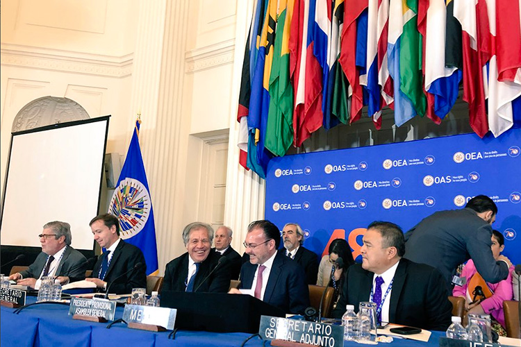 Durante la reunión de la OEA, el secretario de Relaciones Exteriores dijo reconocer el derecho soberano de cada país a determinar su política migratoria, sin embargo, esta no puede estar sobre los derechos de los migrantes.