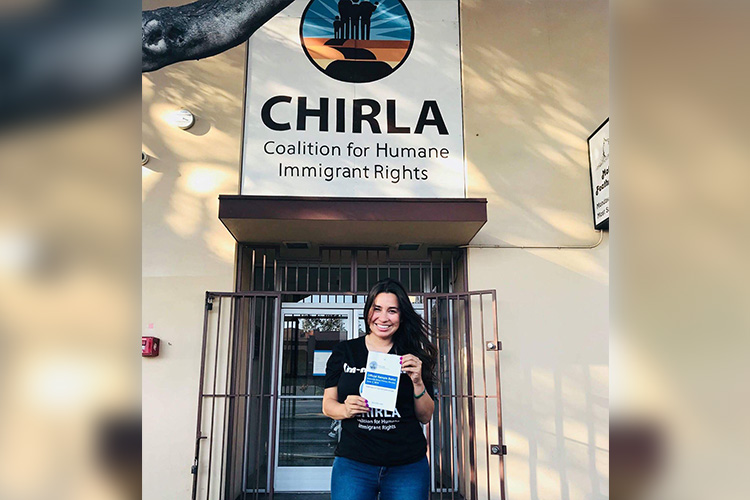 CHIRLA lanzó la campaña “Guardianes de la Justicia” la cual ofrece servicios legales para las personas que se encuentren detenidos por ICE o en proceso de deportación.