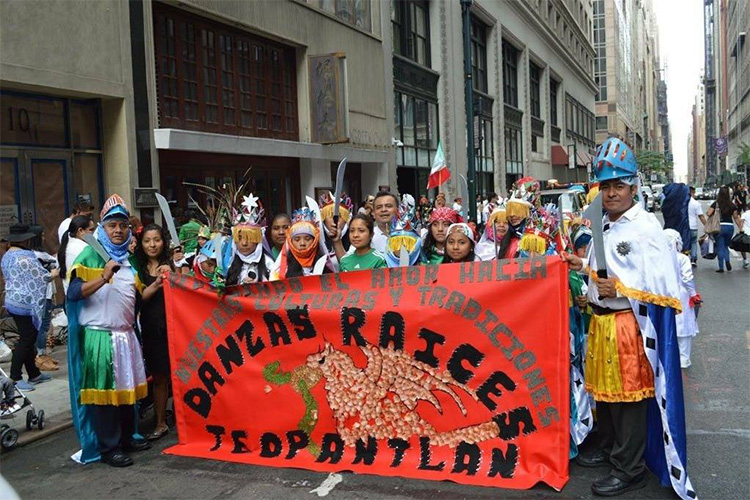 Las familias de "Danza raíces Teopantlán" comenzaron una campaña de recaudación de fondos para que 18 hijos de migrantes poblanos puedan conocer México