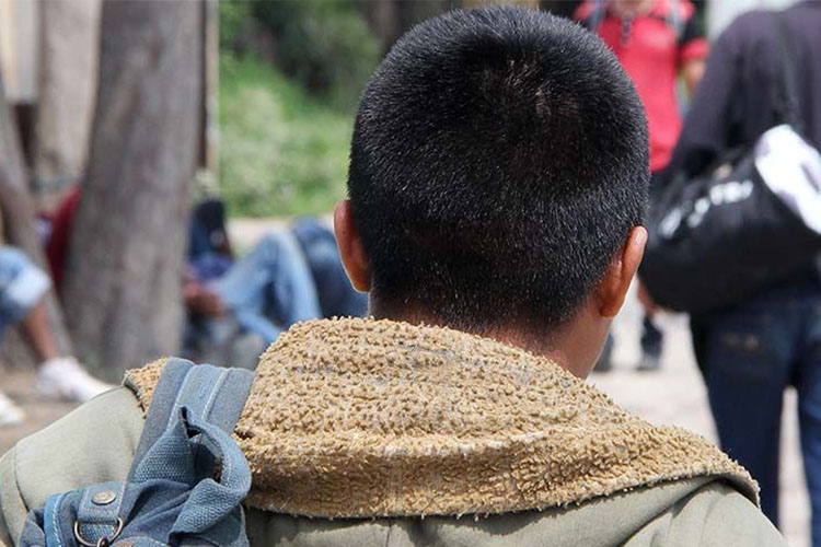 Los migrantes tienen que caminar muchas horas e incluso días en su esfuerzo por evitar a las autoridades. Foto: Cortesía CRS.