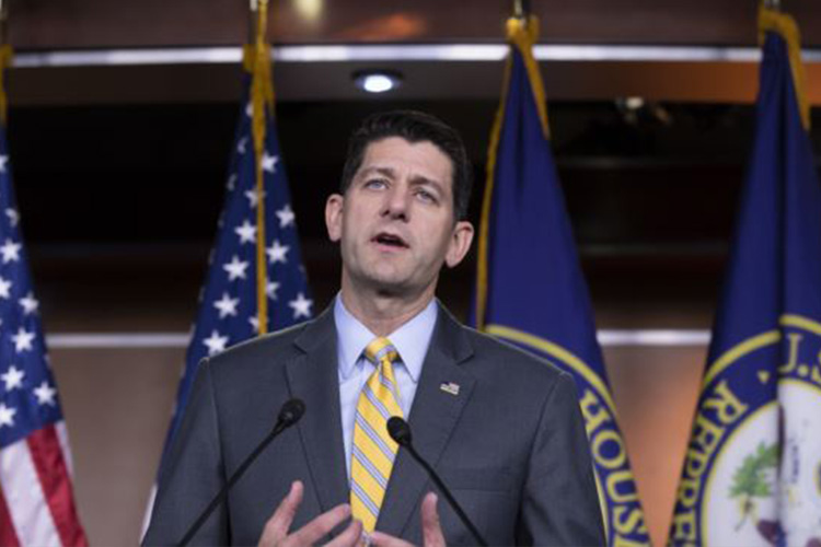 El presidente de la Cámara de Representantes de EE.UU., Paul Ryan, dice que los demócratas no tendrán apoyo para su propuesta de eliminar ICE.
