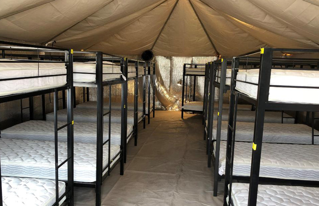 EU anunció su intención de triplicar el espacio para niños migrantes no acompañados en el campamento de detención ubicado en Tornillo