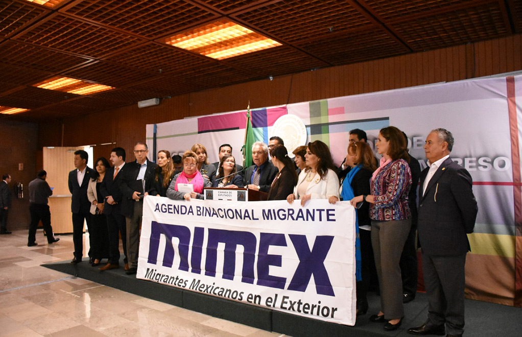 Frente a otros integrantes de la Cámara de Diputados, legisladores presentaron la agenda migrante que enlista las peticiones de los mexicanos en el exterior