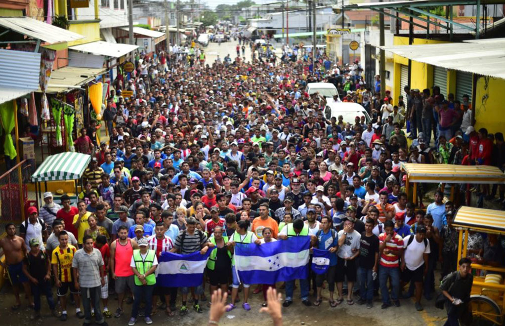 De acuerdo con organismos como la ONU, son más de 7 mil migrantes hondureños los que han cruzado la frontera entre Guatemala y México | Foto: Voz de América / AFP