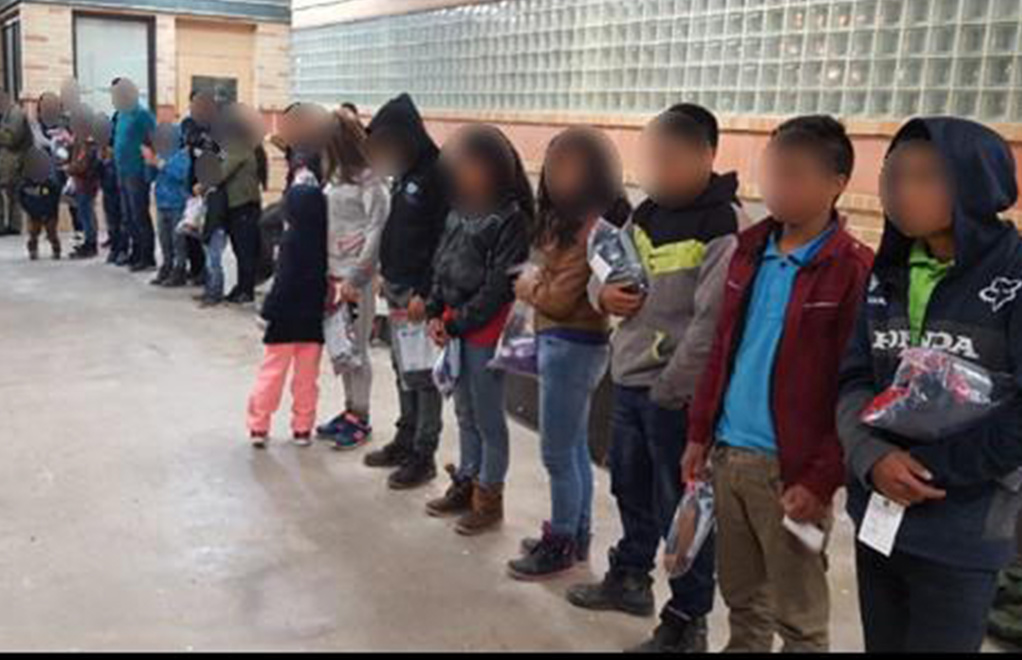 Los agentes de la CBP informaron que continúan las capturas de grandes grupos de unidades familiares y niños no acompañados.