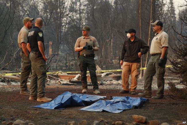El presidente Donald Trump elogió el desempeño de los bomberos de California durante los incendios que azotan el estado.