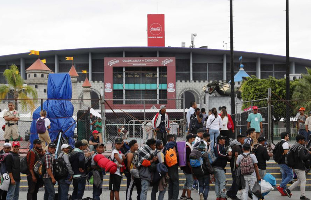 Las autoridades de Jalisco recibieron este fin de semana al grupo más númeroso de la caravana migrante; algunos centroamericanos ya están en Tijuana | Foto: Voz de América / AP
