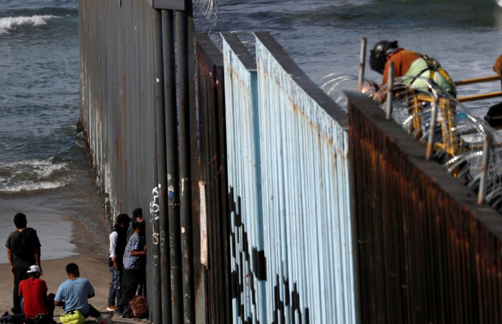 A pesar de garantizar atención, el gobernador de Baja California aseguró que los infractores serán turnados ante el Instituto Nacional de Migración | Foto: VOA