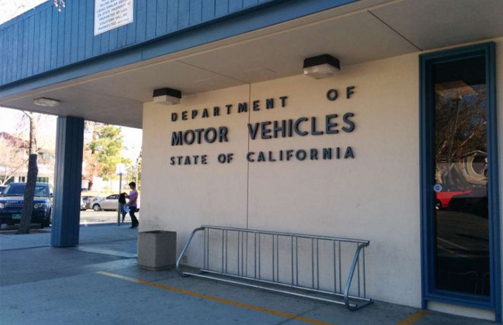 El DMV recuerda a los automovilistas las nuevas leyes del 2019