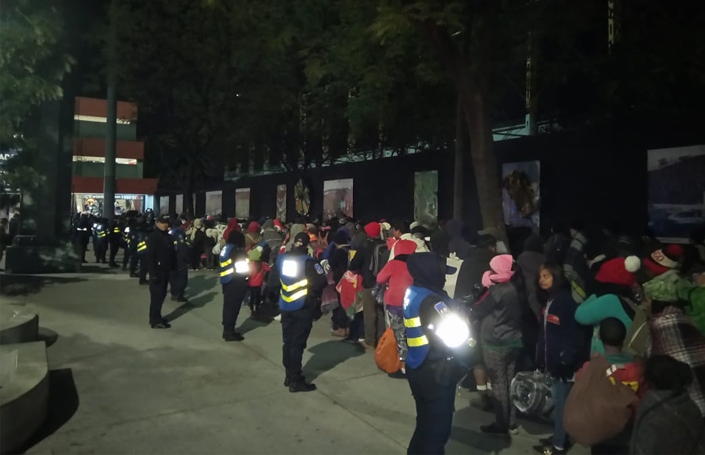 Continúa el viaje de la primera caravana migrante de 2019 hacia EU, esta mañana dejaron el albergue en la Ciudad de México