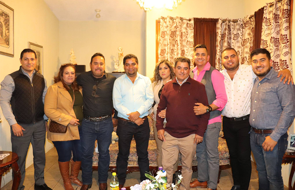 José Juan Estrada, se reunió con los migrantes y les detalló los beneficios de formar un club, entre los que se encuentra la reunificación familiar