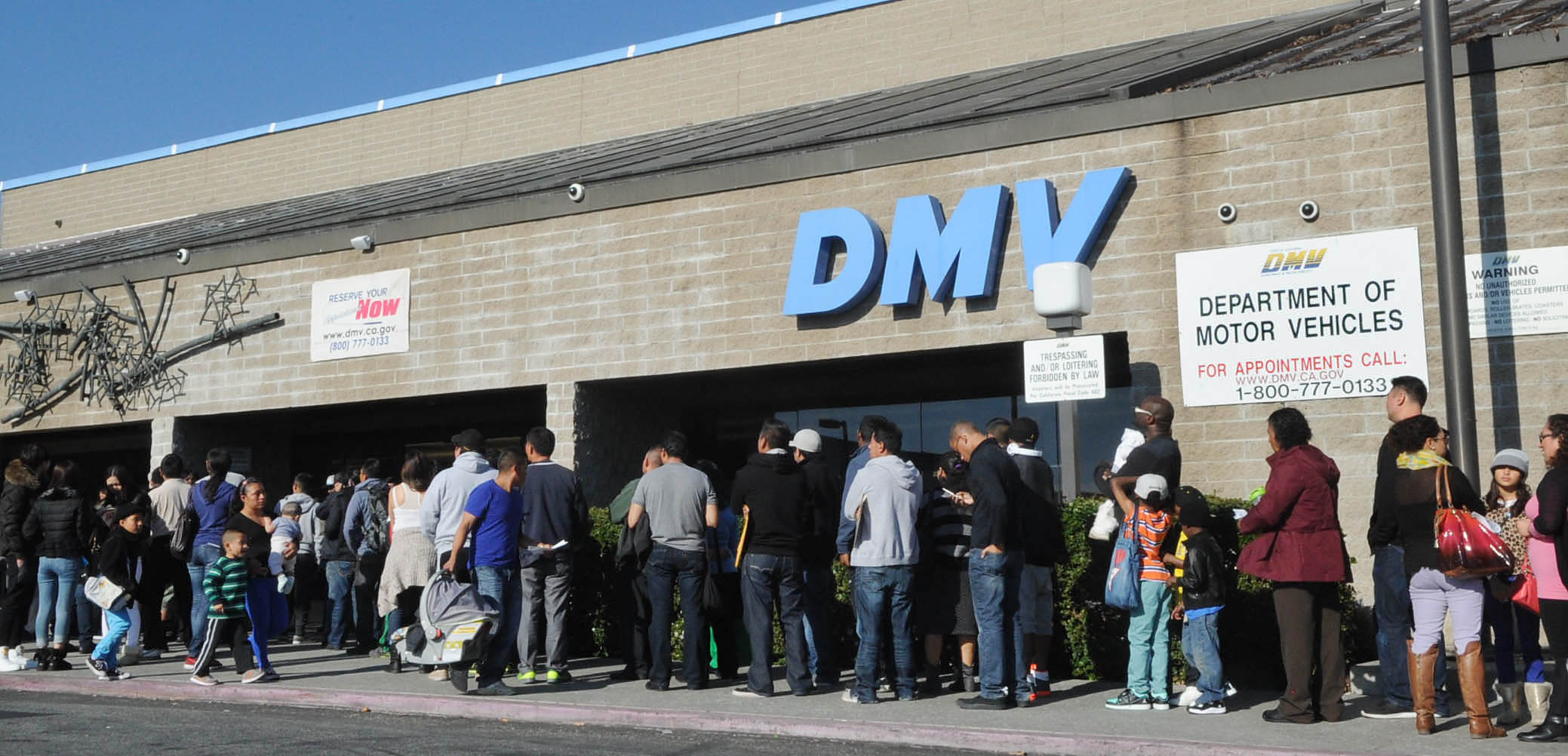 DMV de California ofrece actualización de REAL ID gratis