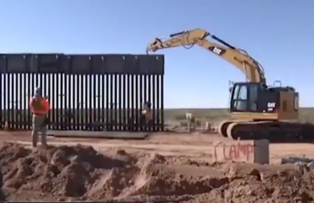El presidente Trump presumió la nueva barrera fronteriza construida en Nuevo México, la cual tiene una extensión de 20 millas