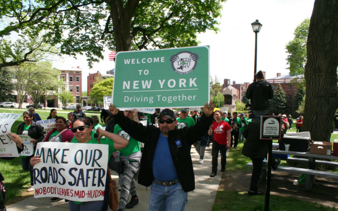 Apoyo para que todos los neoyorquinos tengan licencia de conducir, sin importar estatus migratorio