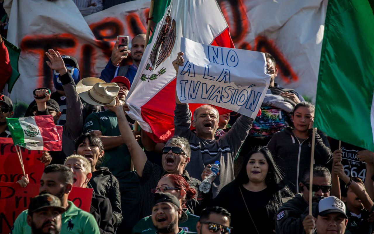 mexicanos rechazan a migrantes