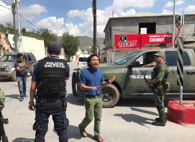 Militares y policías realizan operativo frente a la Casa del Migrante de Saltillo; denuncian activistas