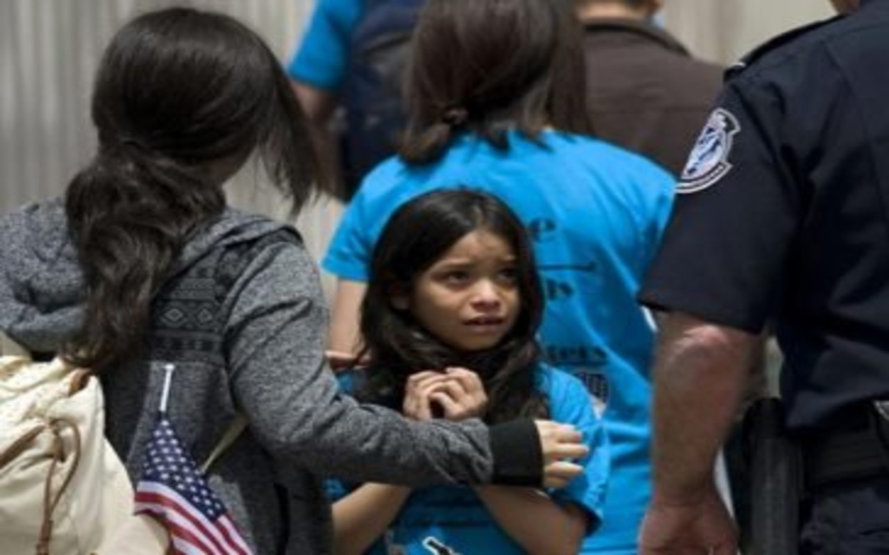 Departamento de Justicia quiere quitar a intérpretes en las primeras audiencias de deportación de inmigrantes