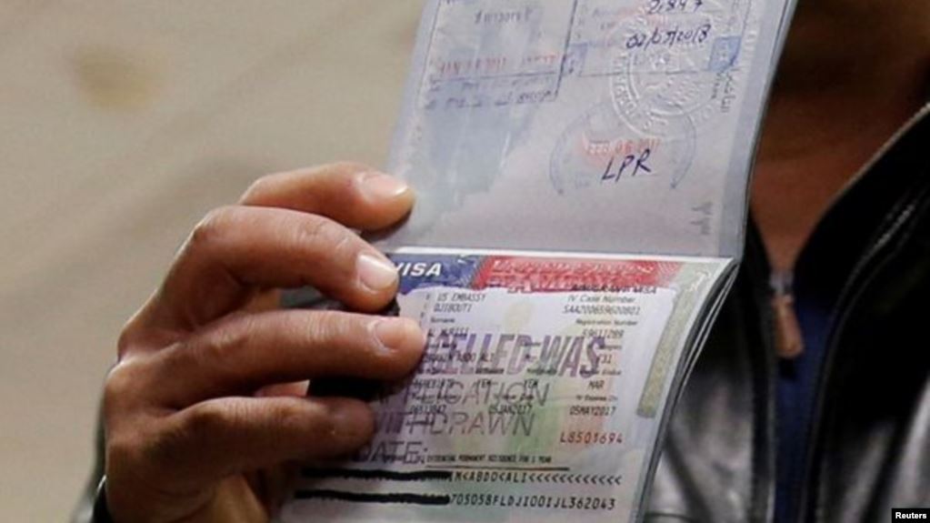 USCIS realiza tres cambios importantes a los formularios para migrantes