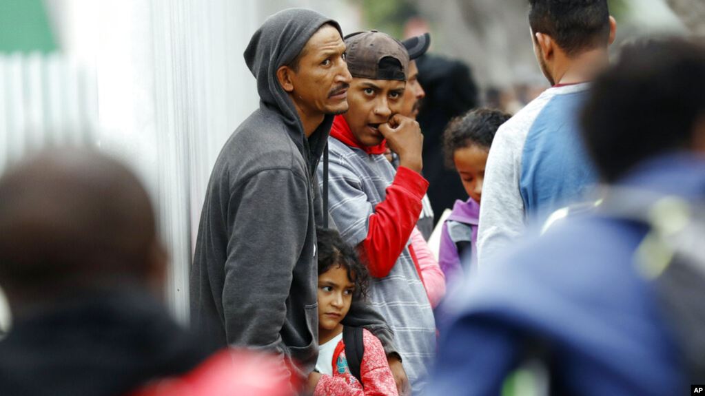 Activistas: EE.UU. sigue separando familias migrantes