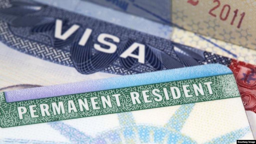 Los migrantes con TPS podrán convertirse en residentes permanentes si cumplen con dos requisitos