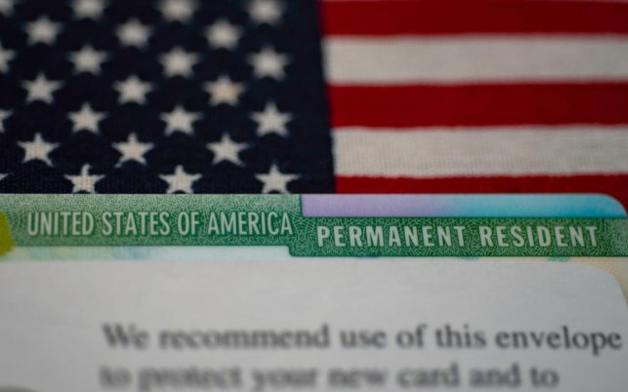 La regla de carga pública de Trump no sólo afectaba a las personas que querían una green card, también perjudicaba a quienes buscaban una visa | Foto: Especial