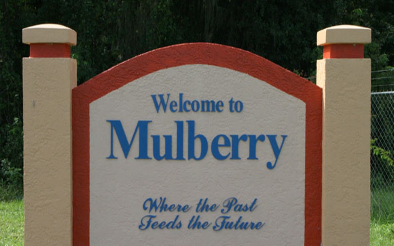 Mulberry a favor de migrantes; rechaza políticas de aislamiento y odio