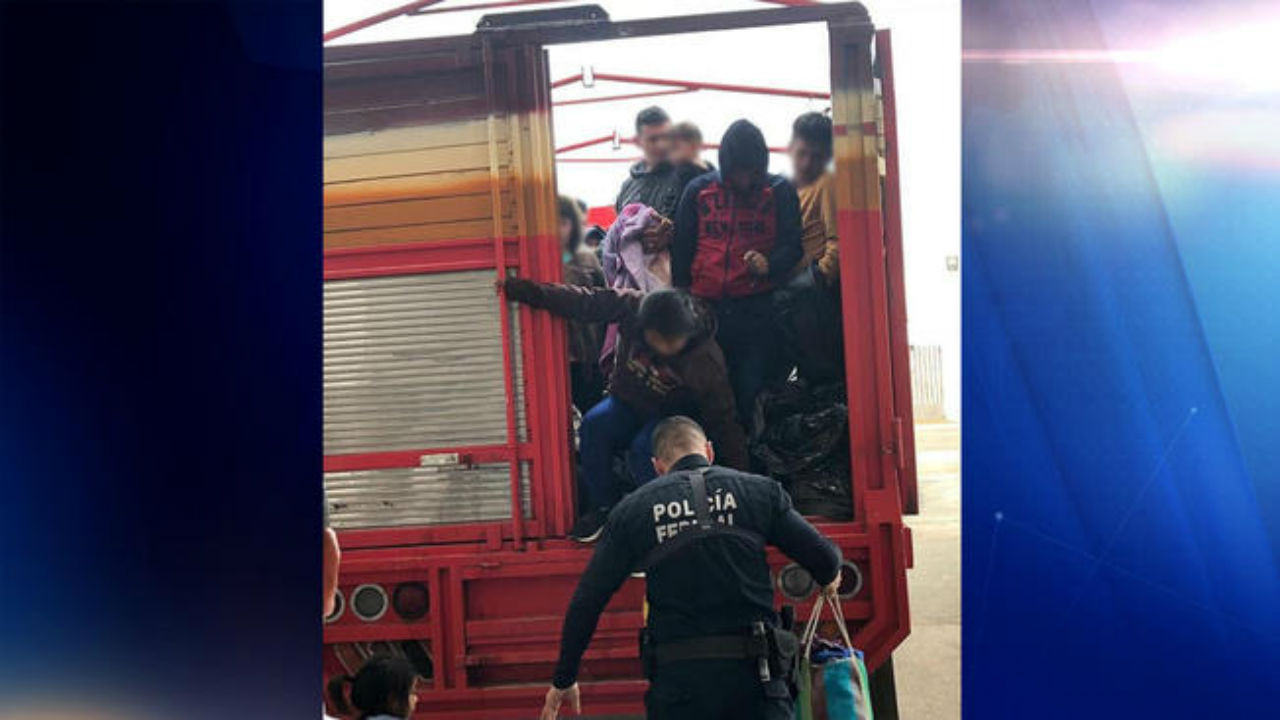 Autoridades Interceptan un camión con 45 migrantes en Veracruz