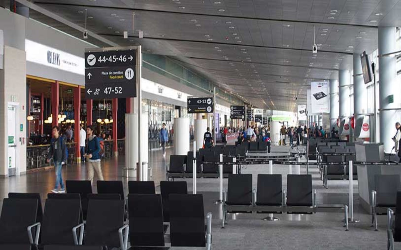 Gobierno de México propone aumentar un 91% en prestación de servicios migratorios en aeropuertos