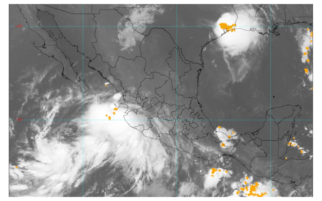 El huracán Lorena tocó tierra esta madrugada en Playa Pérula, Jalisco, informó el Servicio Meteorológico Nacional.